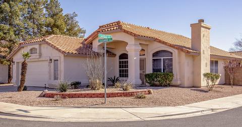 749 W Hackamore St, Gilbert, AZ 85233 photo 2