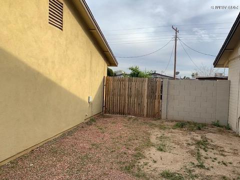 8229 W Avalon Dr, Phoenix, AZ 85033 photo 2