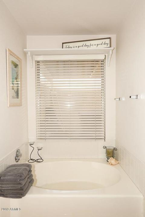 3141 E Taro Ln, Phoenix, AZ 85050 photo 13