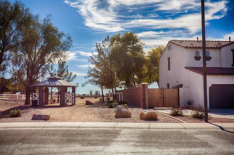 1567 E Indigo St, Gilbert, AZ 85298 photo 2