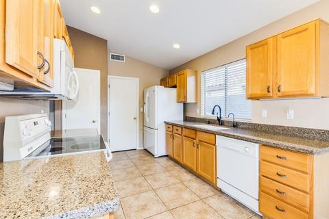 2263 E Amber Ln, Gilbert, AZ 85296 photo 5