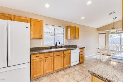 2263 E Amber Ln, Gilbert, AZ 85296 photo 3
