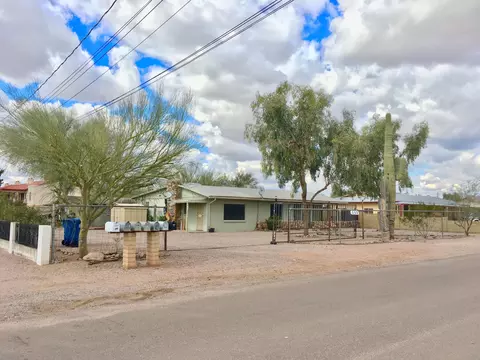 250 S Grand Dr, Apache Junction, AZ 85120 photo 3