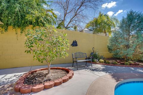 1239 E Michelle Dr, Phoenix, AZ 85022 photo 2