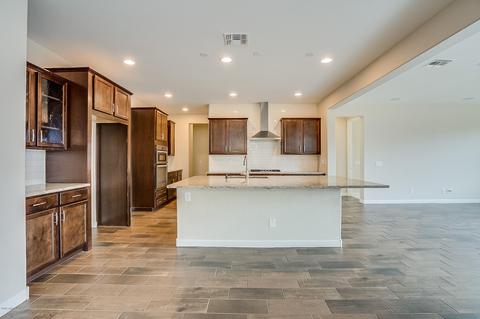 10557 E Kinetic Dr, Mesa, AZ 85212 photo 2