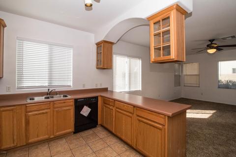 7002 S 41st Dr, Phoenix, AZ 85041 photo 10