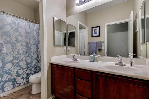2806 E Trigger Way, Gilbert, AZ 85297 photo 35
