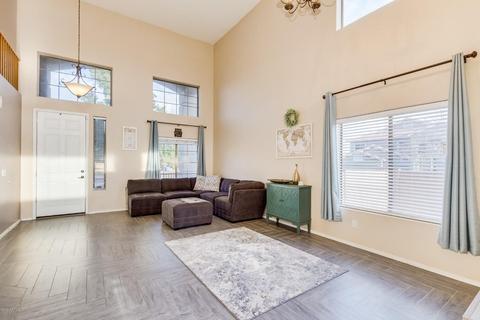 2016 S 80th Ln, Phoenix, AZ 85043 photo 2