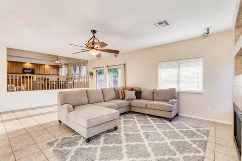 2016 S 80th Ln, Phoenix, AZ 85043 photo 4