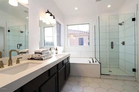 1365 W Bruce Ct, Gilbert, AZ 85233 photo 2