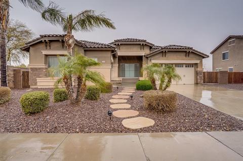 2438 E Carob Dr, Gilbert, AZ 85298 photo 2