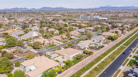 3037 E Robin Ln, Gilbert, AZ 85296 photo 2