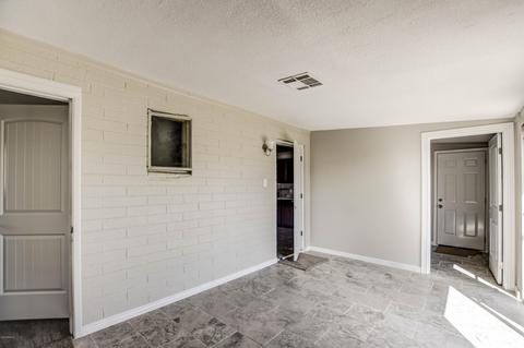 4713 N 40th Dr, Phoenix, AZ 85019 photo 9