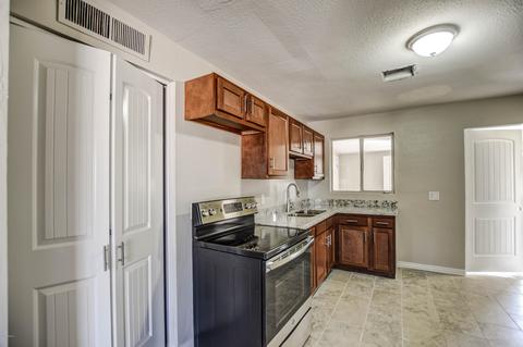 4713 N 40th Dr, Phoenix, AZ 85019 photo 11