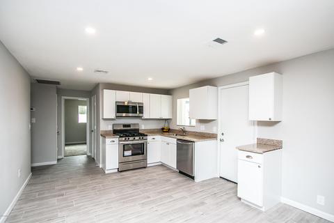 201 S Mountain Rd, Apache Junction, AZ 85120 photo 2