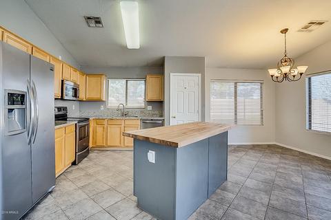 2710 E Branham Ln, Phoenix, AZ 85042 photo 6
