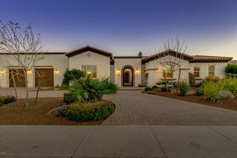 935 E Clifton Ave, Gilbert, AZ 85295 photo 4