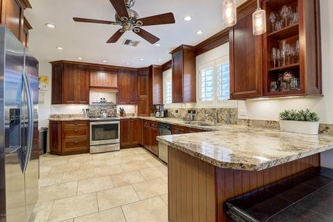 2127 E Winchcomb Dr, Phoenix, AZ 85022 photo 1
