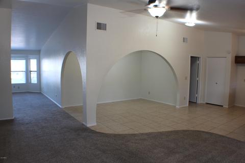 327 E Desert Ln, Gilbert, AZ 85234 photo 15