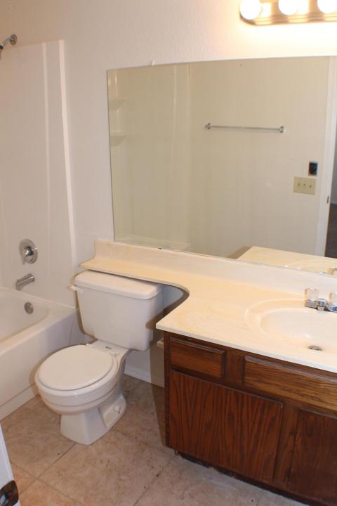 327 E Desert Ln, Gilbert, AZ 85234 photo 25