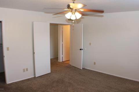 327 E Desert Ln, Gilbert, AZ 85234 photo 24