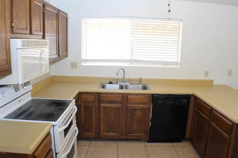 327 E Desert Ln, Gilbert, AZ 85234 photo 7