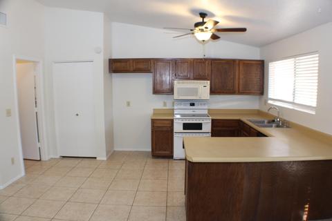 327 E Desert Ln, Gilbert, AZ 85234 photo 26