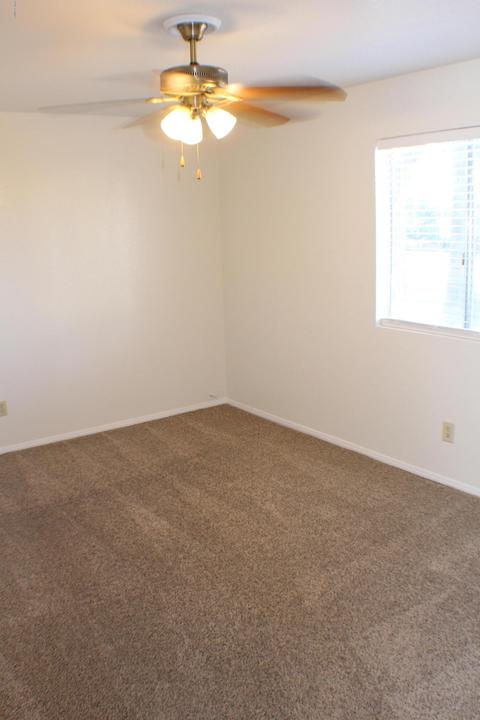 327 E Desert Ln, Gilbert, AZ 85234 photo 22