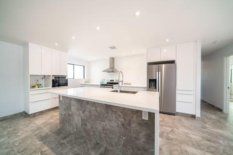 512 E Balboa Dr, Tempe, AZ 85282 photo 4