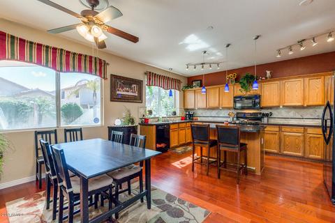 563 E Baylor Ln, Gilbert, AZ 85296 photo 9
