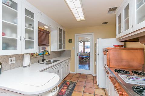 2924 E Pinchot Ave, Phoenix, AZ 85016 photo 11