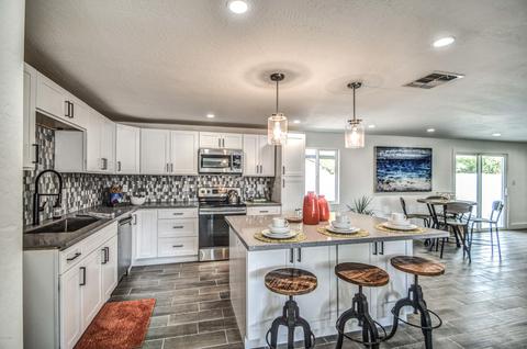 3702 E Winchcomb Dr, Phoenix, AZ 85032 photo 1