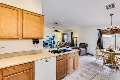 1076 E Yuma Ave, Apache Junction, AZ 85119 photo 11