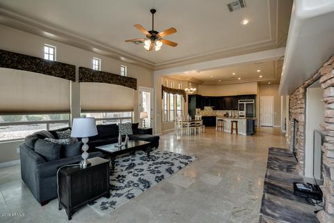 378 E Clifton Ct, Gilbert, AZ 85295 photo 4