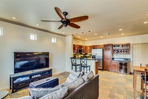 2867 E Pinchot Ave, Phoenix, AZ 85016 photo 3