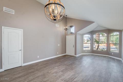 1723 E Morgan Ct, Gilbert, AZ 85295 photo 2