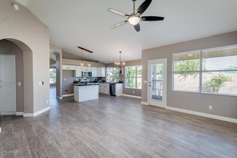 1723 E Morgan Ct, Gilbert, AZ 85295 photo 3