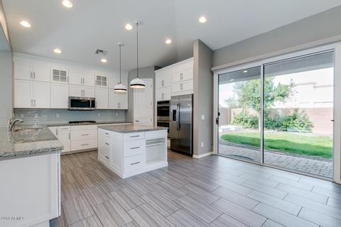 650 W Cantebria Dr, Gilbert, AZ 85233 photo 3