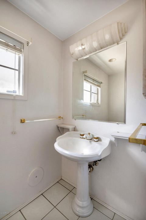 9 E Lamar Rd, Phoenix, AZ 85012 photo 16