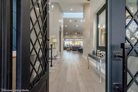4726 E Clarendon Ave, Phoenix, AZ 85018 photo 3