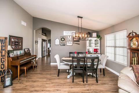2084 E Willow Wick Rd, Gilbert, AZ 85296 photo 3