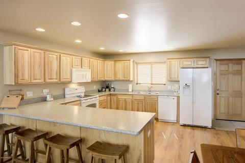 2956 E Lookout Ln, Overgaard, AZ 85933 photo 17