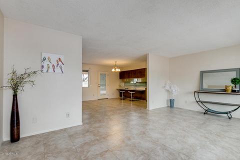 627 E Kael Cir, Mesa, AZ 85203 photo 4