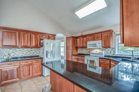 2804 E Blackhawk Dr, Phoenix, AZ 85050 photo 6