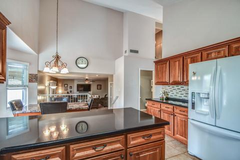 2804 E Blackhawk Dr, Phoenix, AZ 85050 photo 9