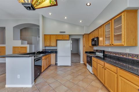 127 E Mesquite Ct, Gilbert, AZ 85296 photo 10