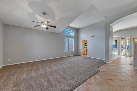 127 E Mesquite Ct, Gilbert, AZ 85296 photo 3