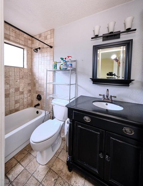 1025 E Highland Ave #14, Phoenix, AZ 85014 photo 7