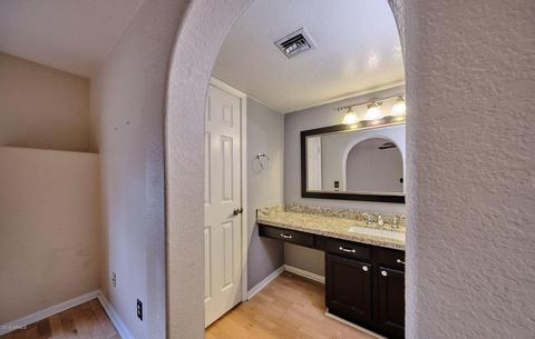 1025 E Highland Ave #14, Phoenix, AZ 85014 photo 4