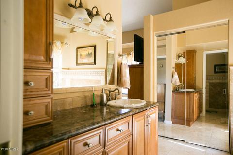 2702 E Vaughn Ave, Gilbert, AZ 85234 photo 25